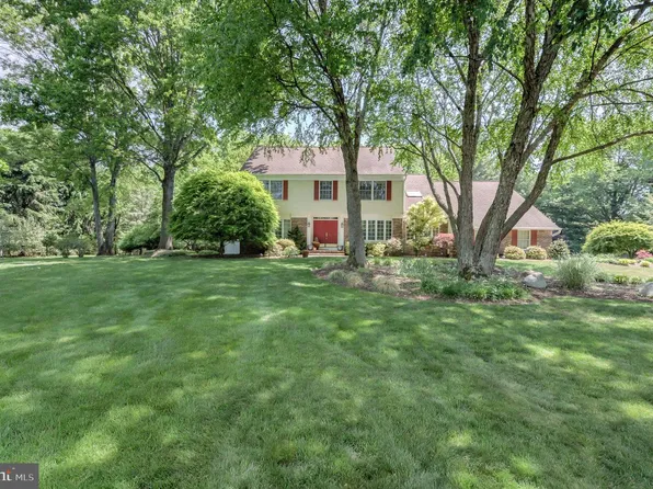 4 Guilford Ct, Princeton Junction, NJ 08550