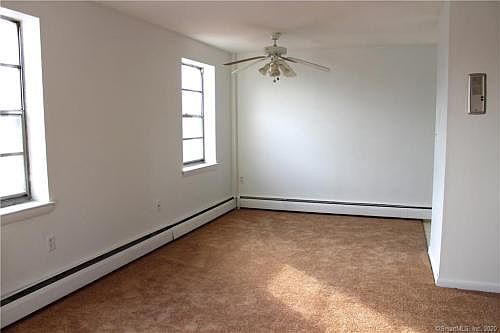 4th image of 40 Owen St APT B3