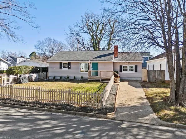 1510 Lee St, West Point, VA 23181