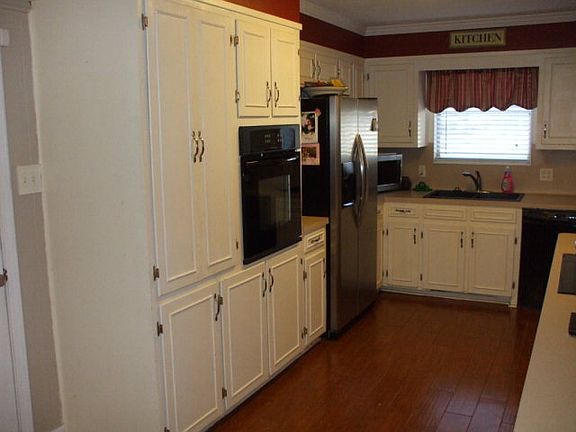 3rd image of 684 Meadowgreen Dr