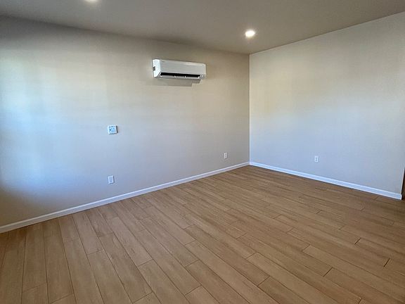 4th image of 4219 Menga Dr #4