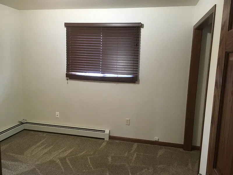 2 bed, 1.0 bath, 727 sqft, $600 — Photo 2