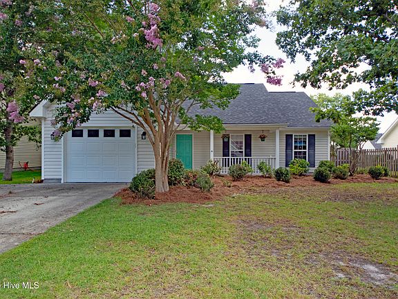 3rd image of 522 Maple Branches Drive