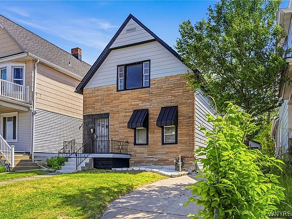 3rd image of 2311 Niagara St