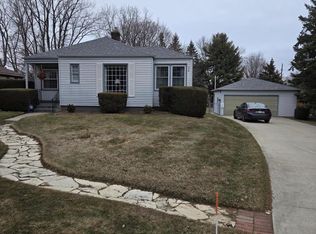 520 Four Mile Rd, Racine, WI 53402