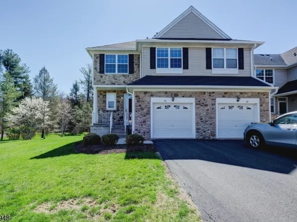 44 Scarlet Oak Dr, Montgomery Twp., NJ 08540