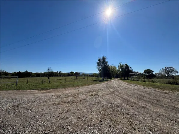 17569 Barnes Loop, Poteau, OK 74953