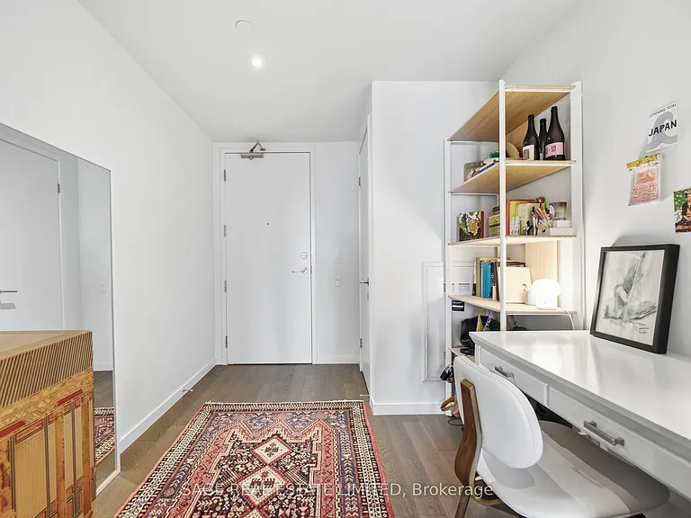 383 Sorauren Ave #706 — Photo 4