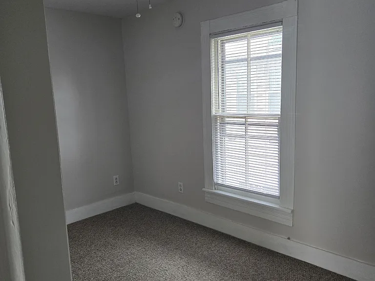 213 Glaser St — Photo 22