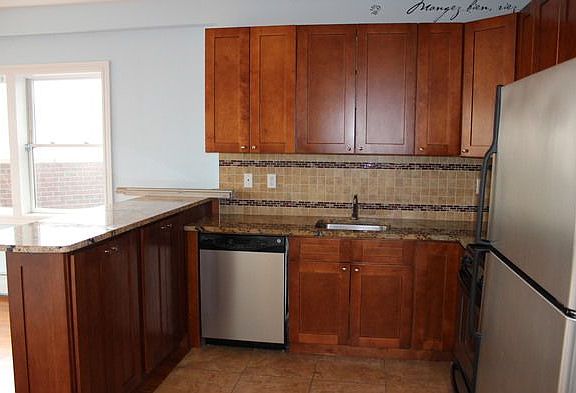 2nd image of 1203 Jackson Ave APT 9B