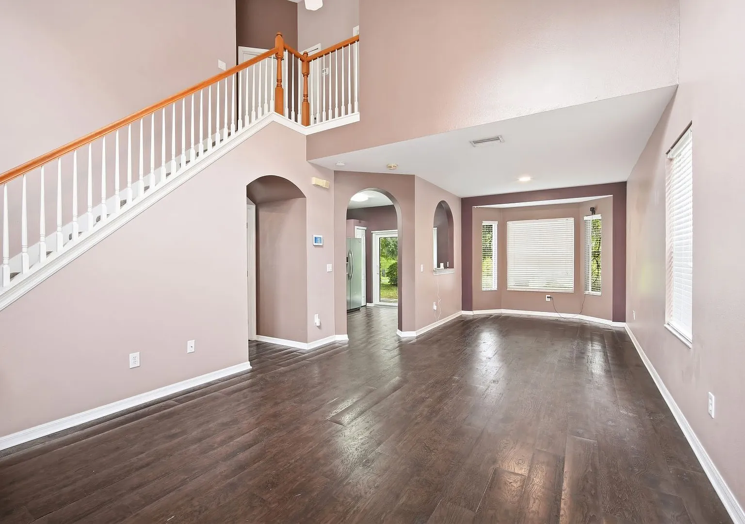 Two-story 4BR/2BA New Tampa home with pond view. — Photo 4