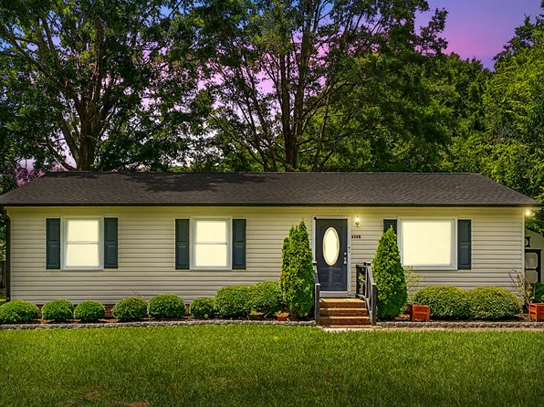 1108 S 6th St, Lillington, NC 27546