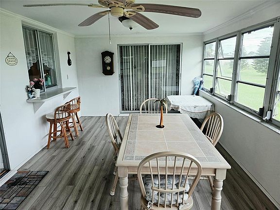 3rd image of 22522 RYE AVENUE