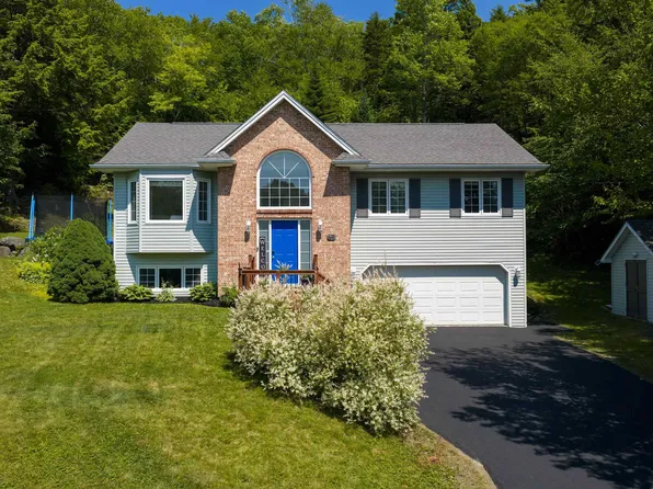 69 Lylewood Dr, Middle Sackville, NS B4E 3B1