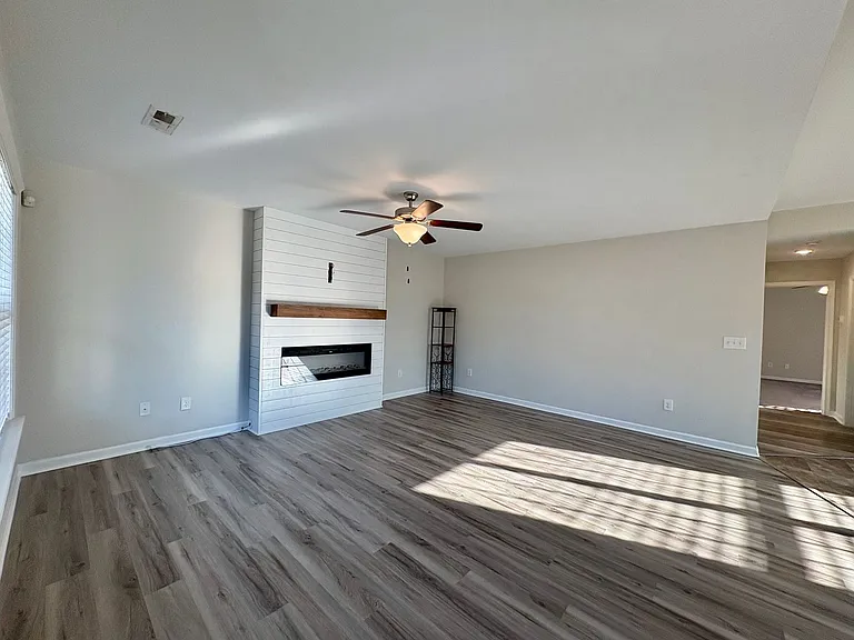 1933 Sapphire Rd — Photo 10