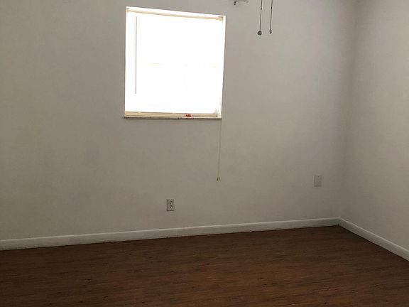 4th image of 1700 NE 24th Ave