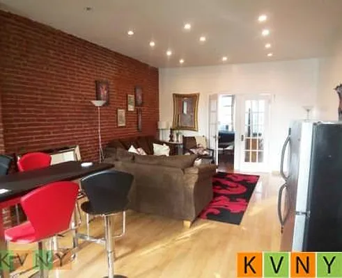 Rented by KVNY Soho | media 98