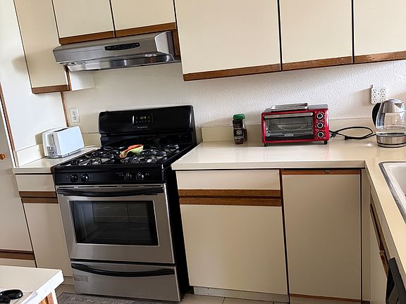 4th image of 500 E Del Mar Blvd #0