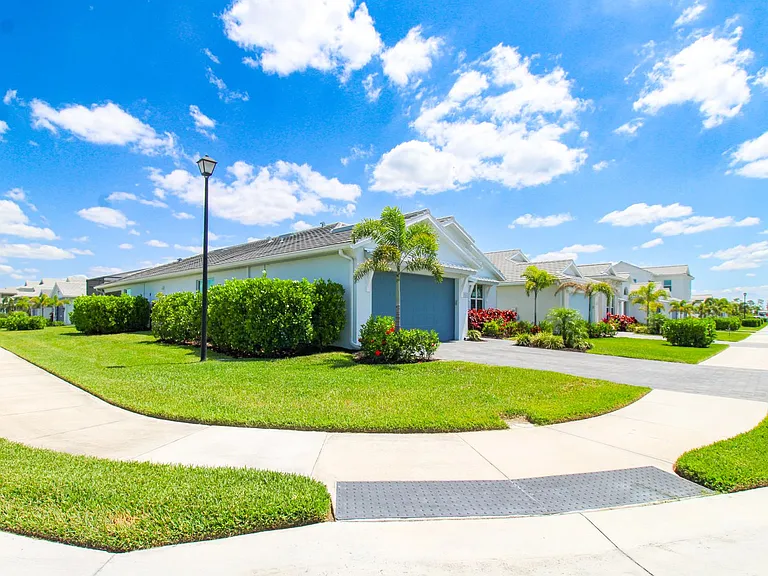 9241 Cayman Dr — Photo 6