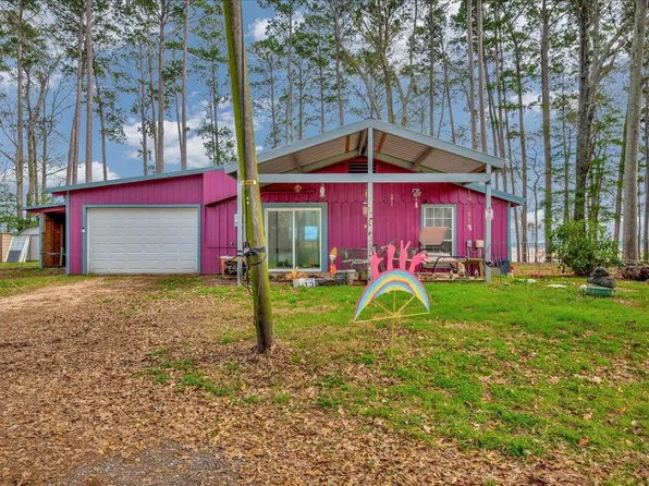 724 County Road 4891, Etoile, TX 75944