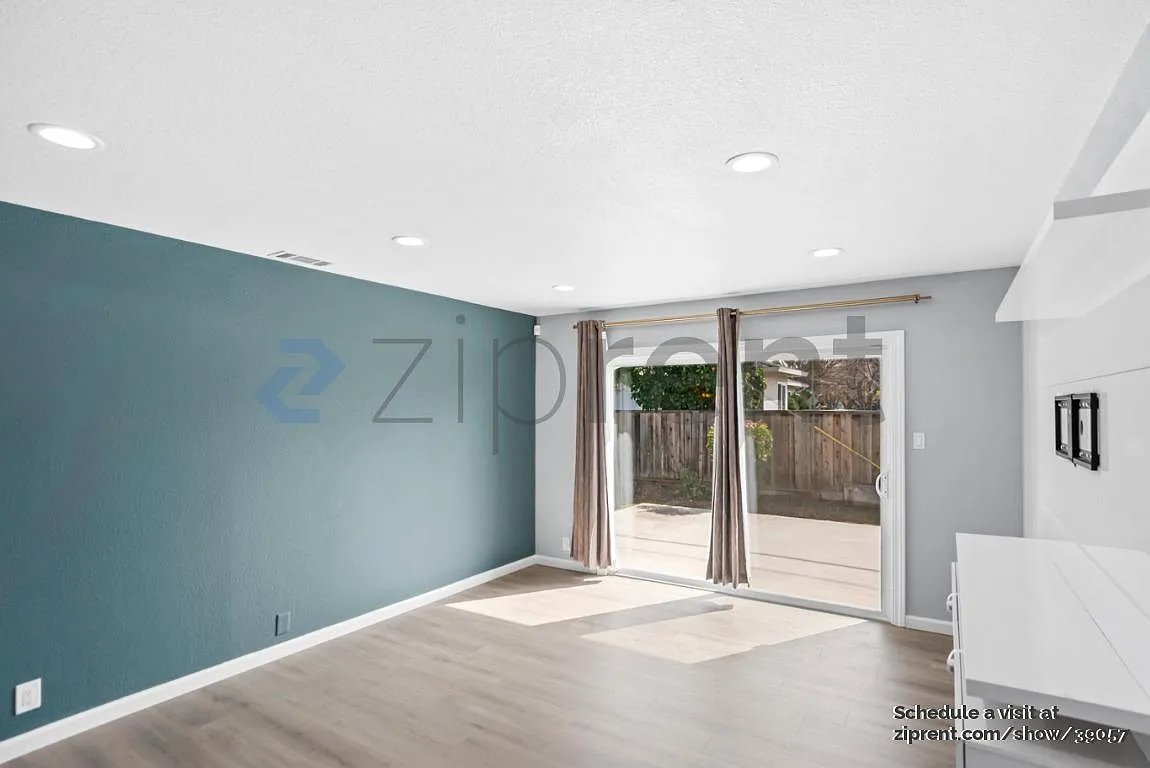 3 bed, 1.5 bath, 1200 sqft, $4,226 — Photo 4