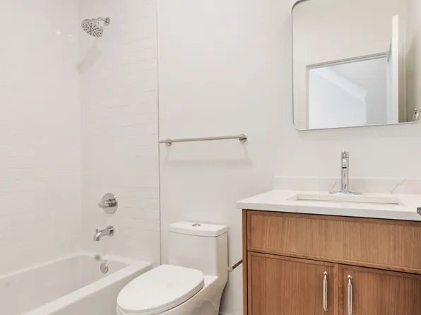2122 W 18th Pl #2, Chicago, IL 60608