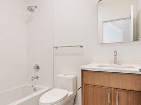 2122 W 18th Pl, Chicago, IL