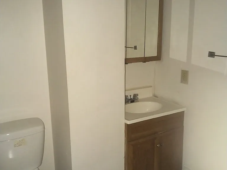 210 N Beech St — Photo 12