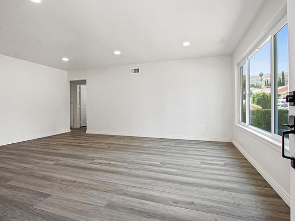 3rd image of 2918 Blandford Dr