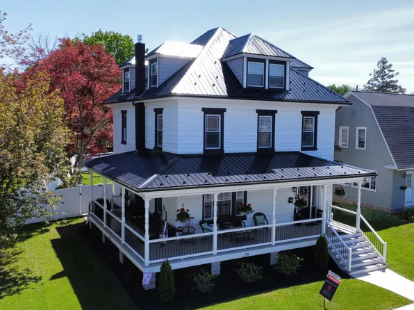 261 Walnut St, Mifflinburg, PA 17844