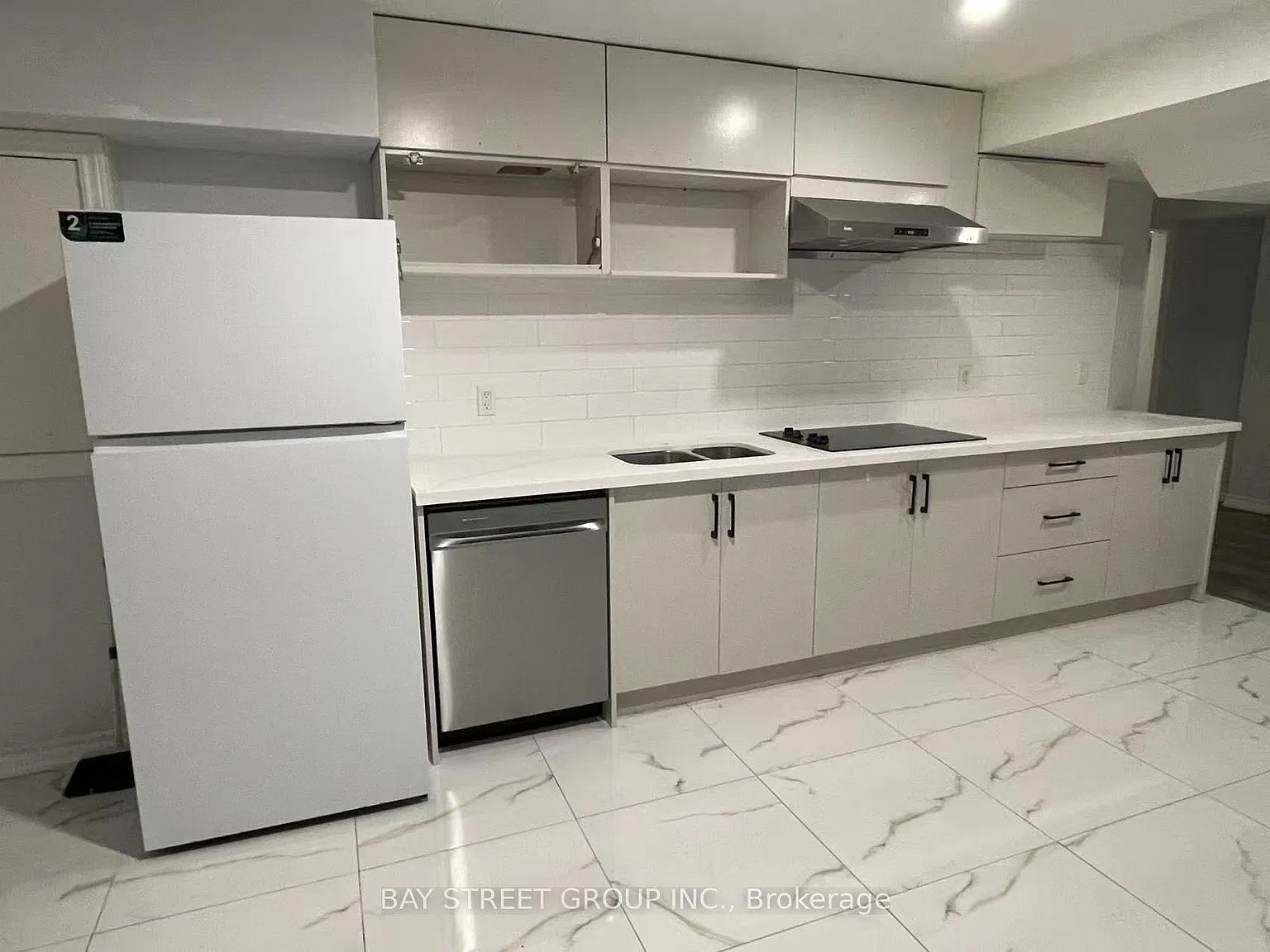 3 bed, $2,200 — Photo 1