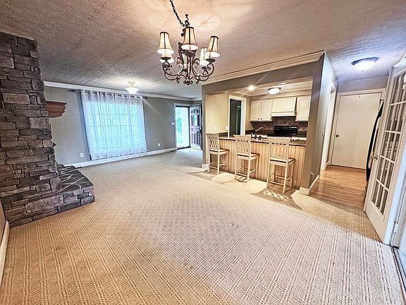 4th image of 446 Lawson St