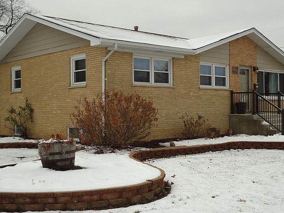 3rd image of 16420 66th Ave