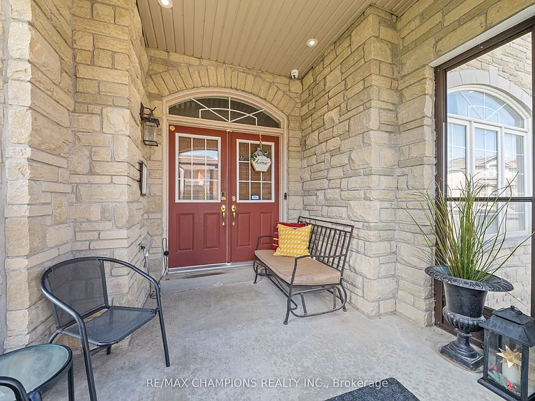 2 Kistler St — Photo 2