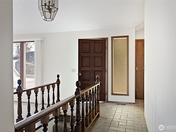4th image of 608 Anchor Place