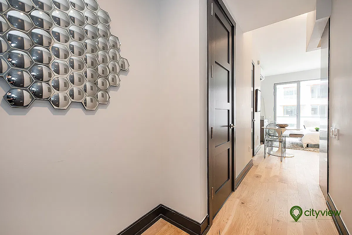 10 Montieth Street — Photo 3