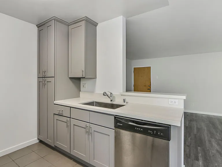 117 Pacific St. in Sant Monica - 1 block to the beach and Main St! — Photo 23