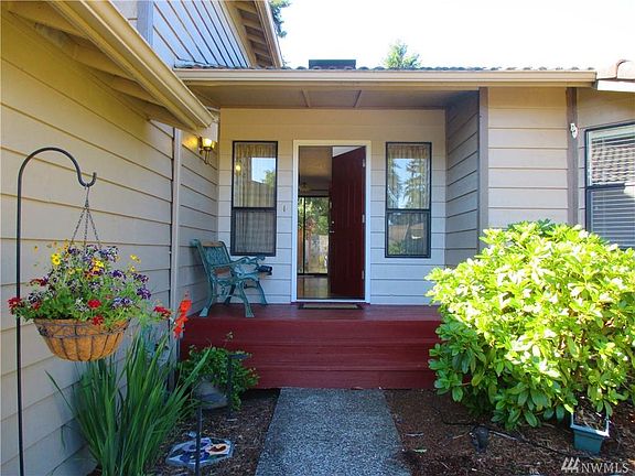 2nd image of 8037 Mountain Aire Ct SE