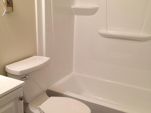 4th image of 300 Main St APT 4