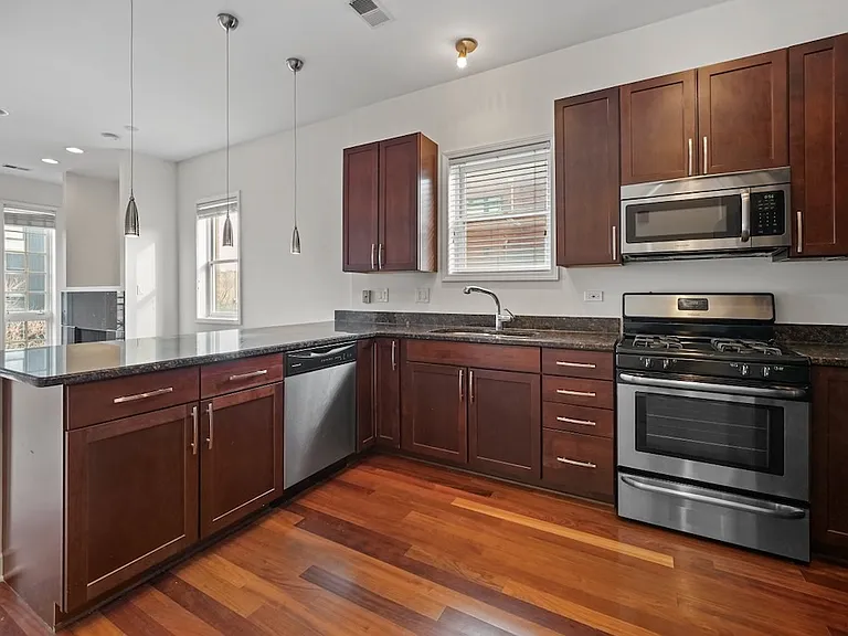 1314 N Wicker Park Ave #2C — Photo 2