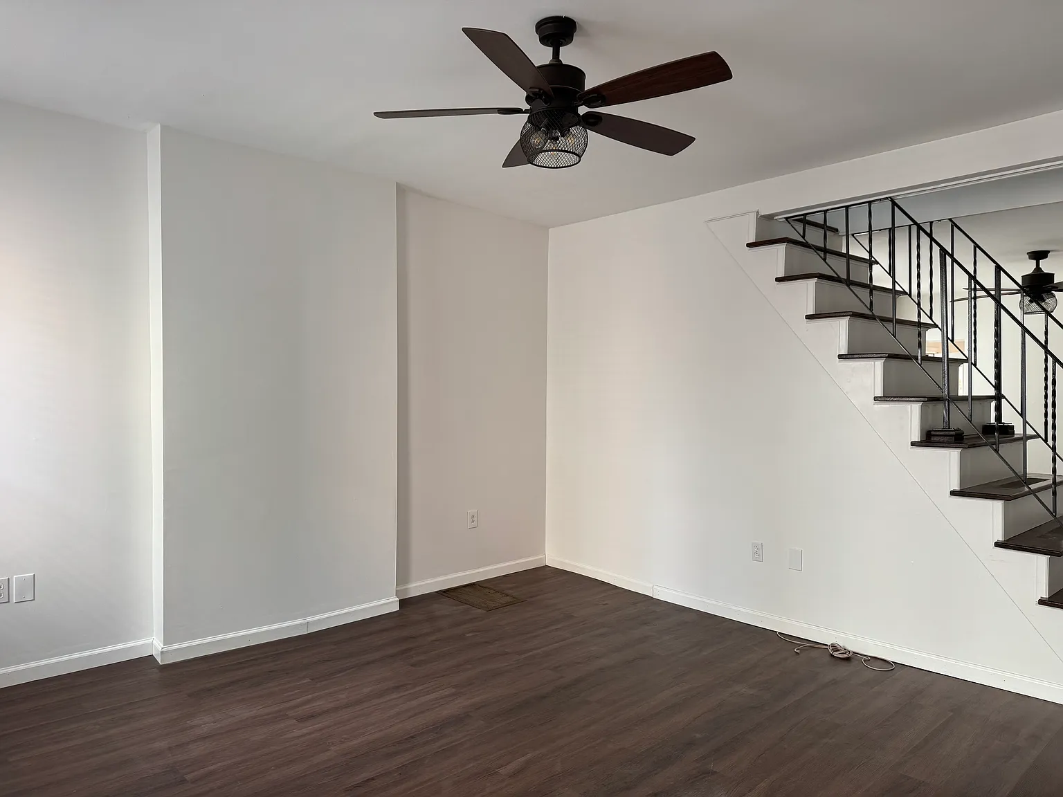 3 bed, 1.5 bath, 1723 sqft, $2,700 — Photo 1