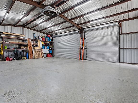 4th image of 1206 E Schmid St