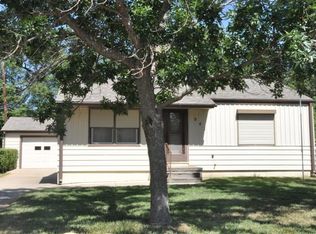 941 Vassar Dr, Salina, KS 67401