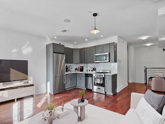 2nd image of 315 Franklin Ave #1F