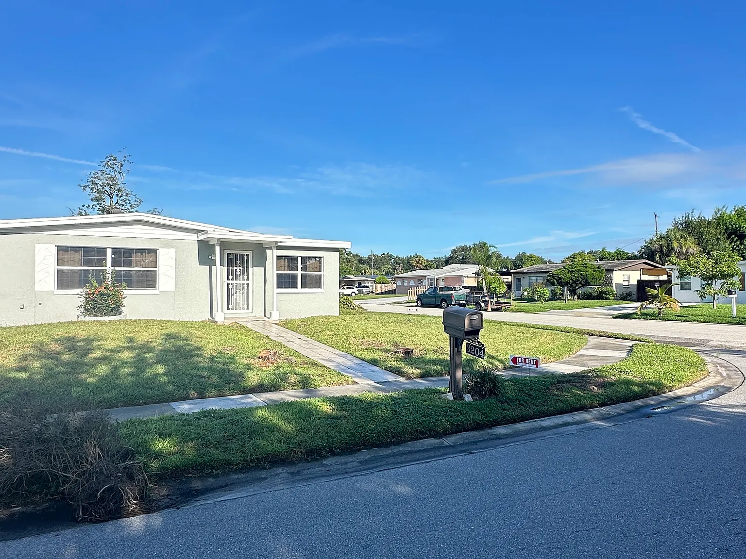 4 bed, 1322 sqft, $2,200 — Photo 1