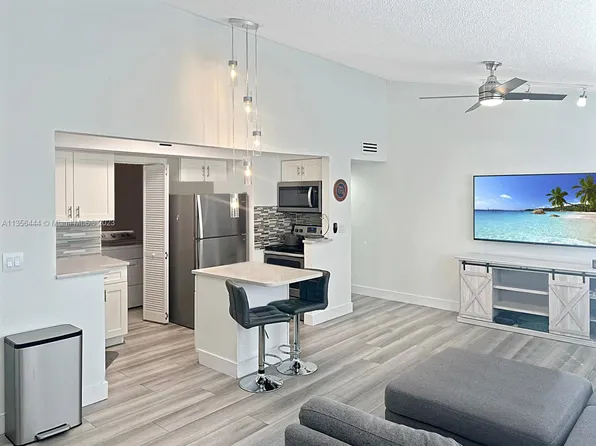 2601 SW Archer Rd APT 339, Gainesville, FL 32608