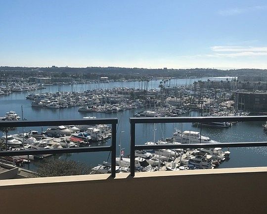 4th image of 4267 Marina City Dr