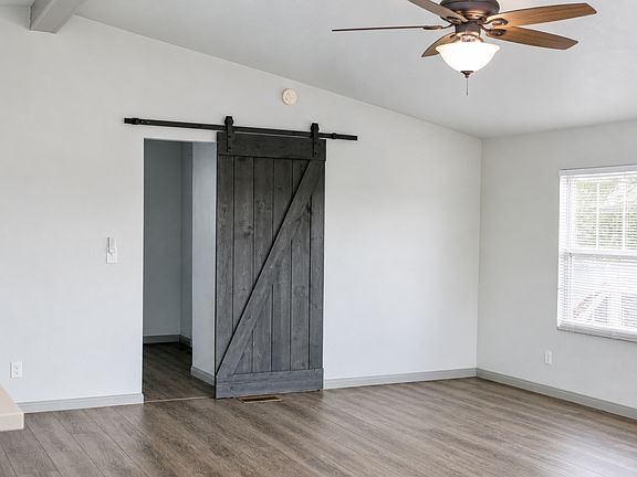 4th image of 102 Crestview