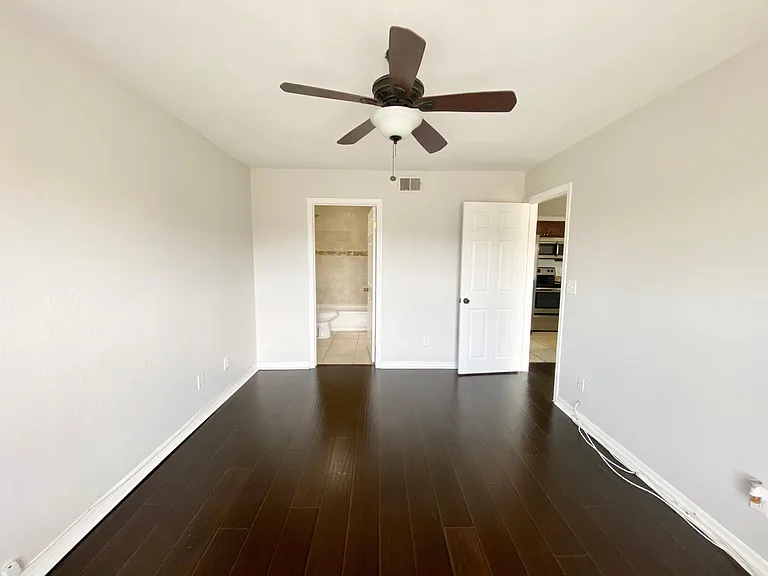 10200 Gandy Blvd N #911 — Photo 22