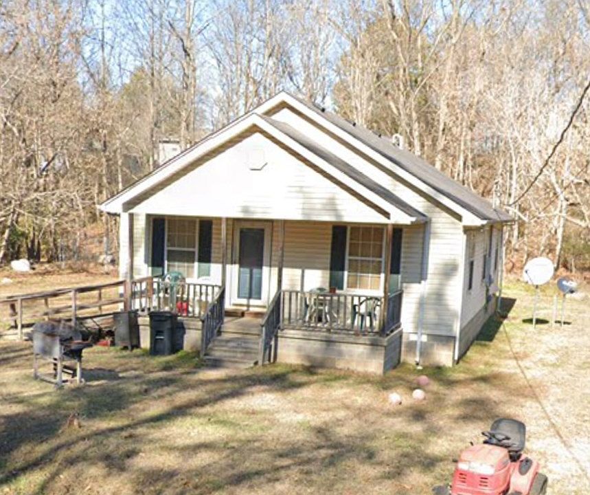 2nd image of 219 Jenkins St